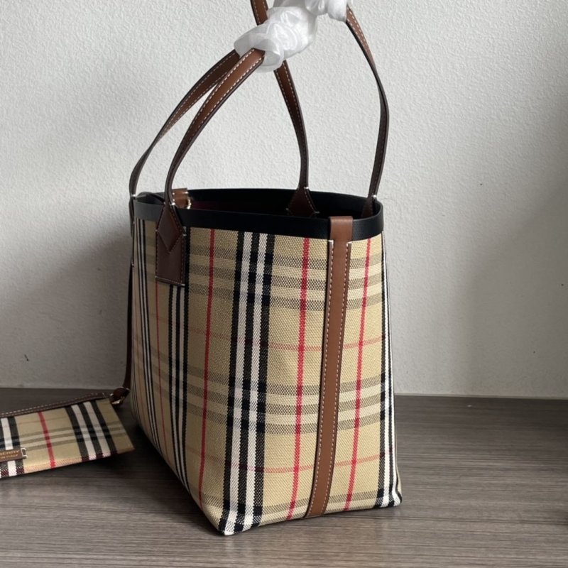 Bv*b*rry shopping bags